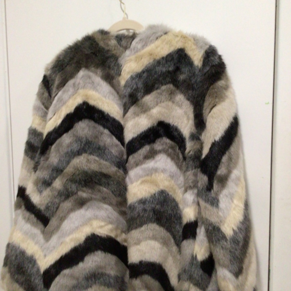 Fate Women’s Large Faux Fur Coat Retro Hidden Hook & Eye Closure Super Soft Vint View 2